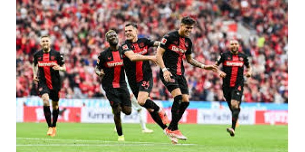 Ten Hag n'a remporté que deux matchs de Bundesliga depuis son arrivée.